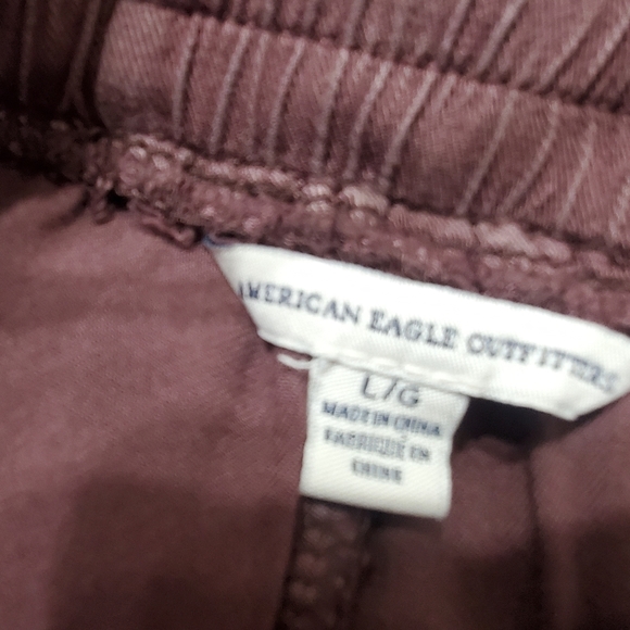 American Eagle AEO Maroon Red Purple Relaxed Fit Distressed Joggers Pants Large - Picture 6 of 9